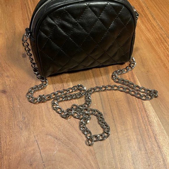 Danier Chain Link Cross Body Black Leather Bag - Picture 13 of 15